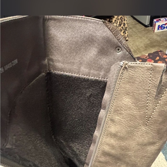 Women’s brown Leather knee high Boots - Picture 6 of 8